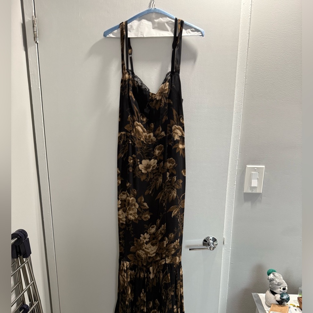 Reformation Irisa Dress Black Floral - Size 8 - Picture 3 of 6
